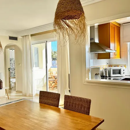 Apartment Banana Front Line Iii - Eaw Homes