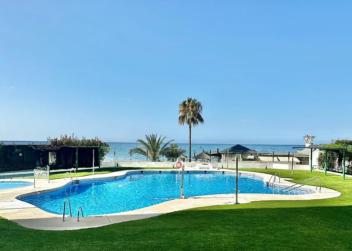 Banana Front Line Iii - Eaw Homes Apartmán Marbella